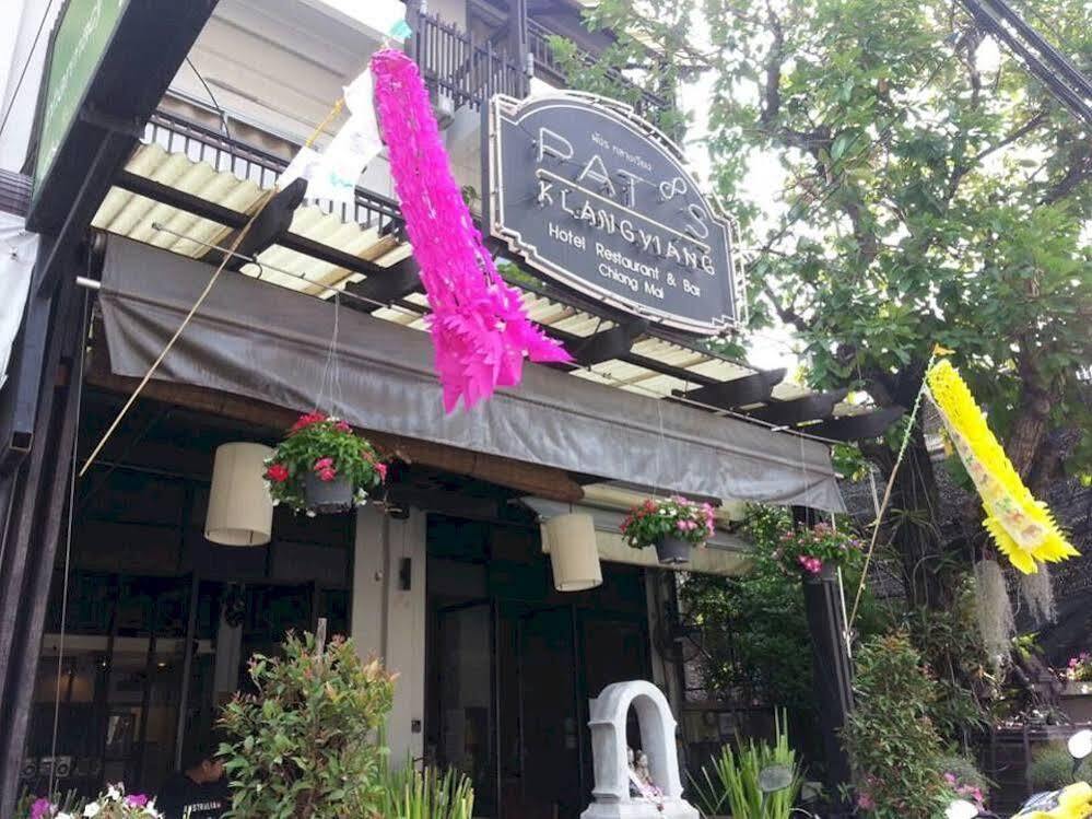 Oyo 391 Pat'S Klangviang Guesthouse Chiang Mai Exterior photo